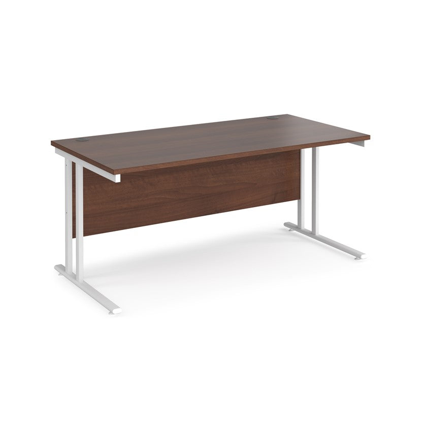 Maestro 25 straight desk - 800mm Deep